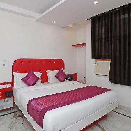 Hotel Leo Continental New Delhi Bagian luar foto