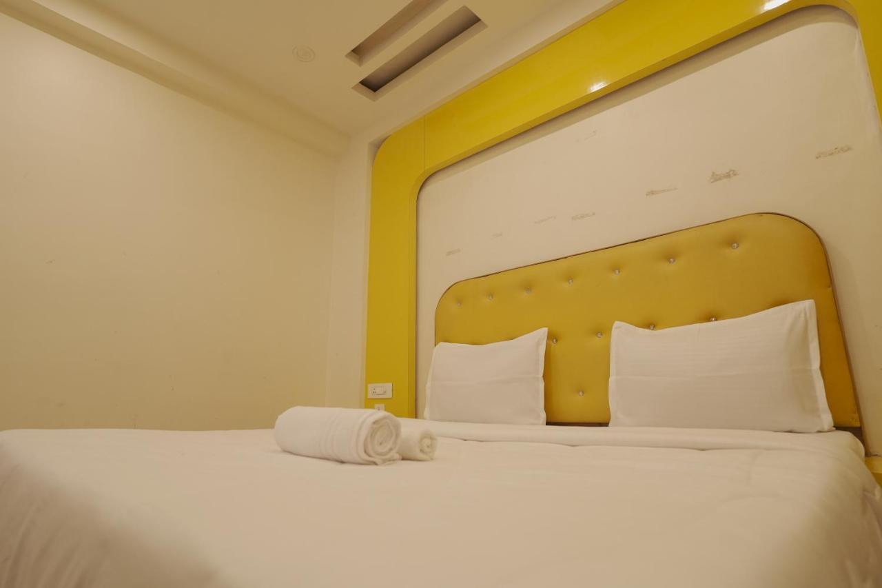 Hotel Leo Continental New Delhi Bagian luar foto