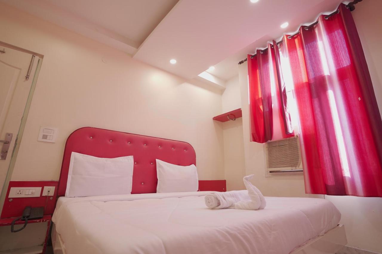 Hotel Leo Continental New Delhi Bagian luar foto