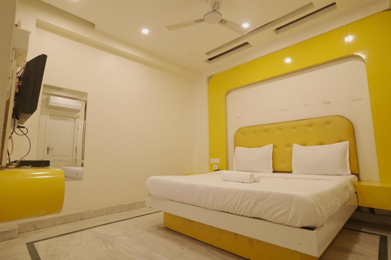 Hotel Leo Continental New Delhi Bagian luar foto