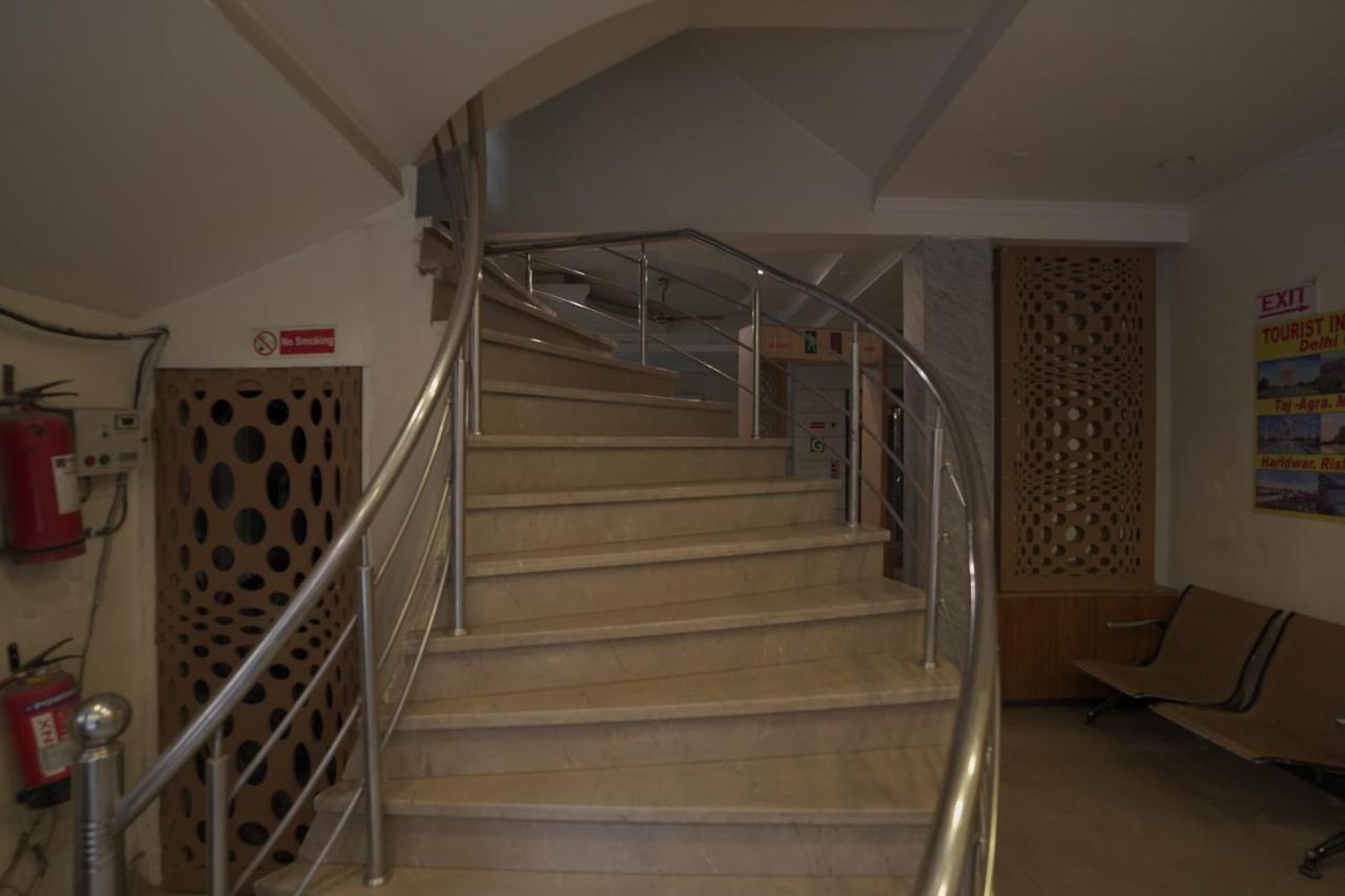 Hotel Leo Continental New Delhi Bagian luar foto
