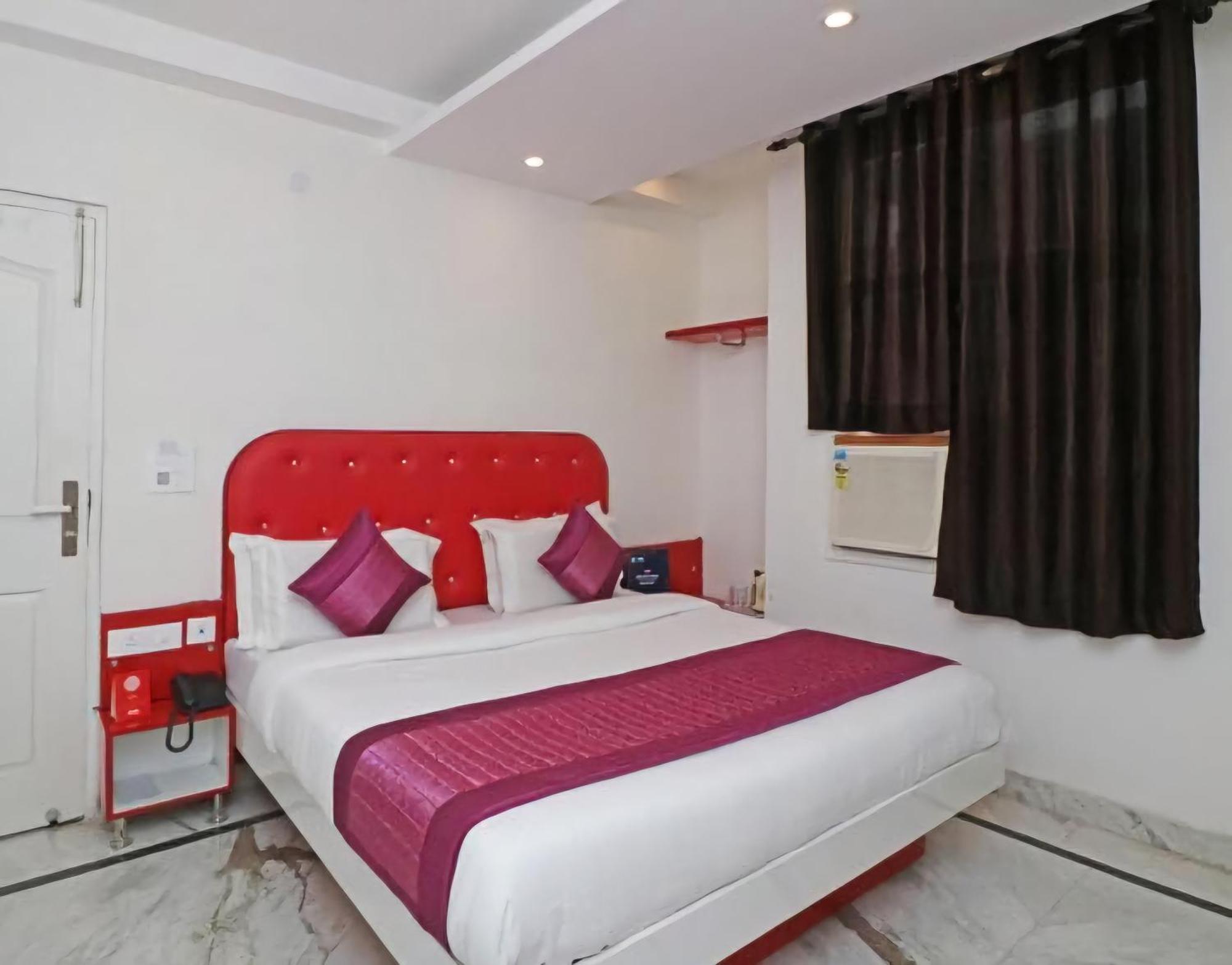 Hotel Leo Continental New Delhi Bagian luar foto
