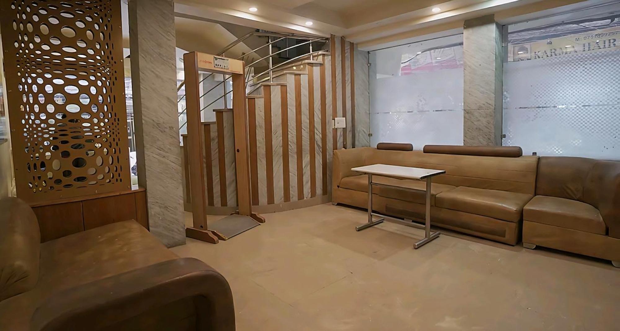 Hotel Leo Continental New Delhi Bagian luar foto