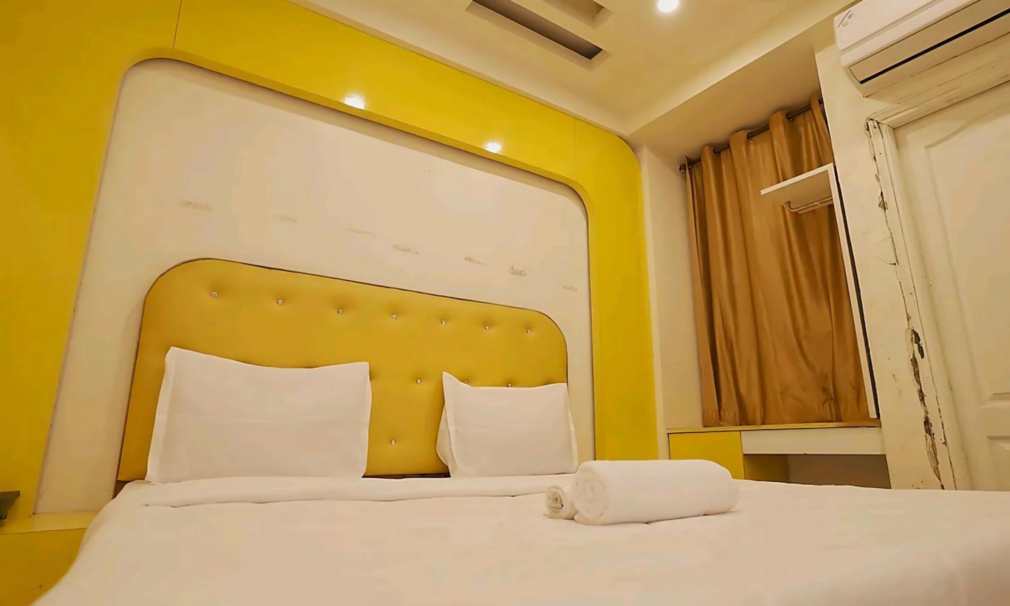 Hotel Leo Continental New Delhi Bagian luar foto