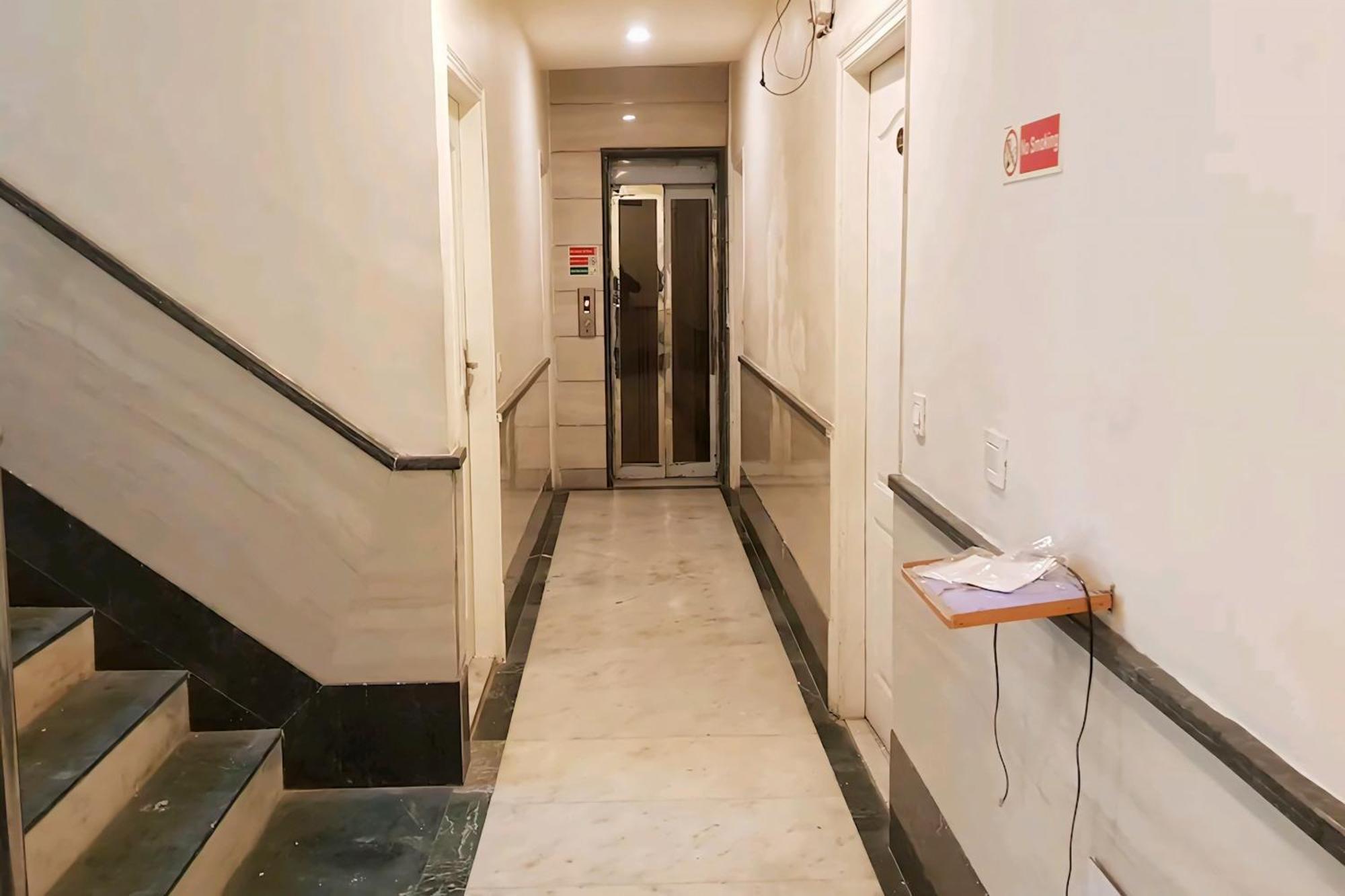 Hotel Leo Continental New Delhi Bagian luar foto
