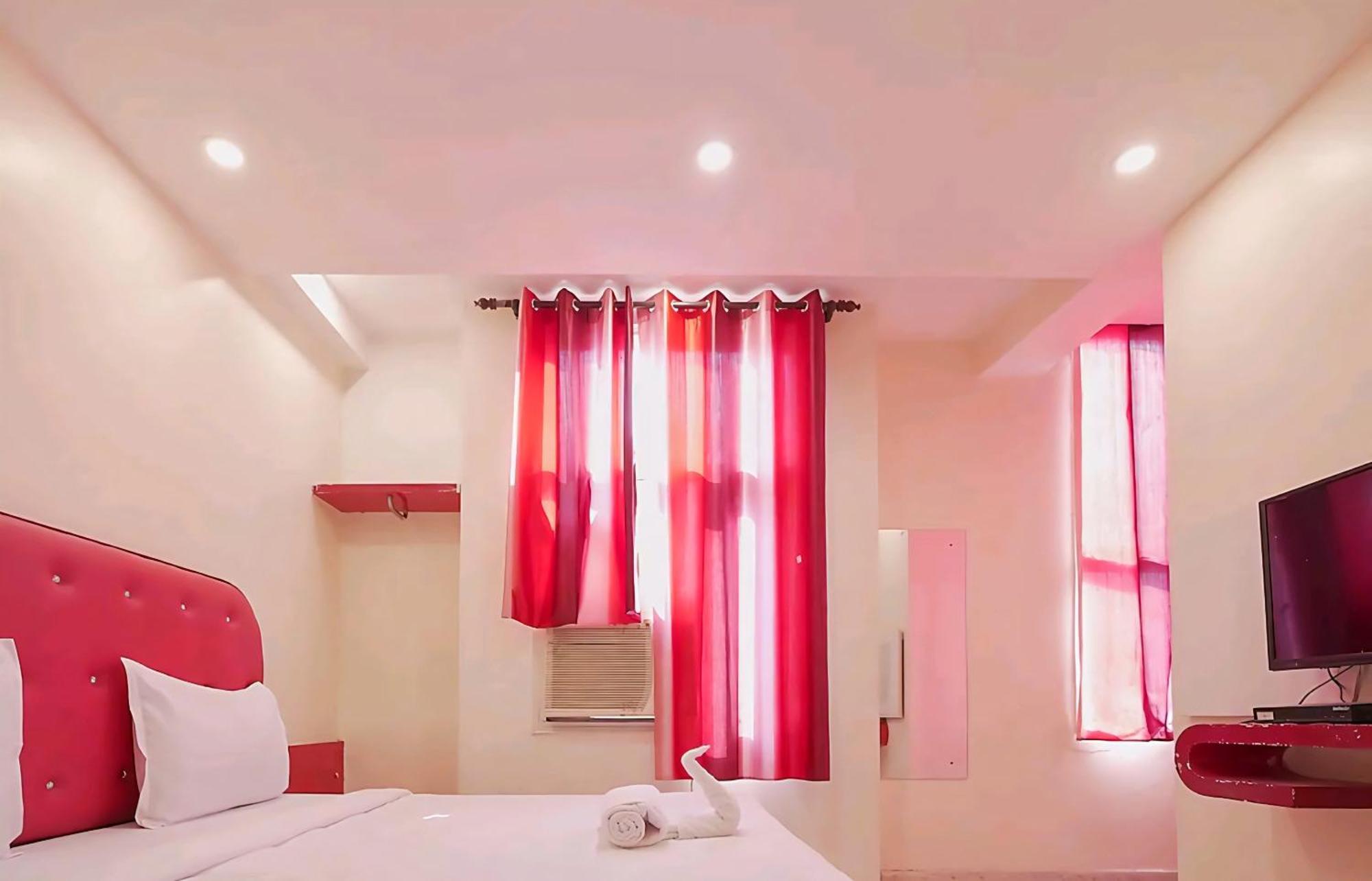 Hotel Leo Continental New Delhi Bagian luar foto