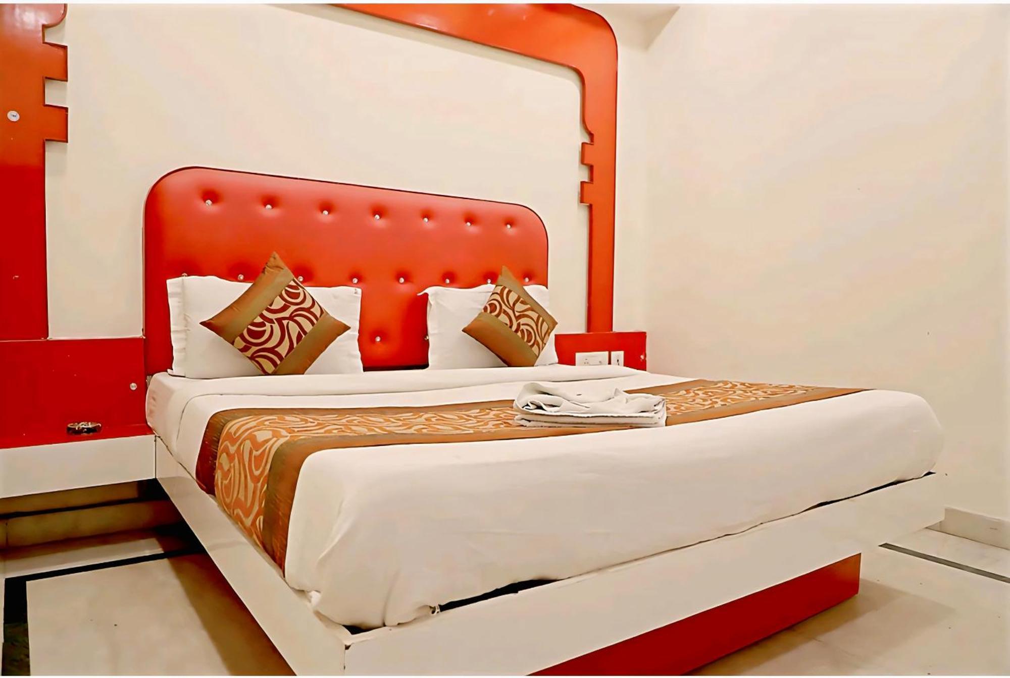 Hotel Leo Continental New Delhi Bagian luar foto